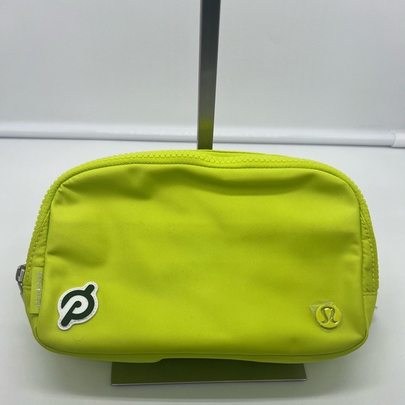 NWT LULULEMON X PELOTON APPAREL Everywhere 1L Lime Green Belt Bag Unisex - Picture 4 of 10